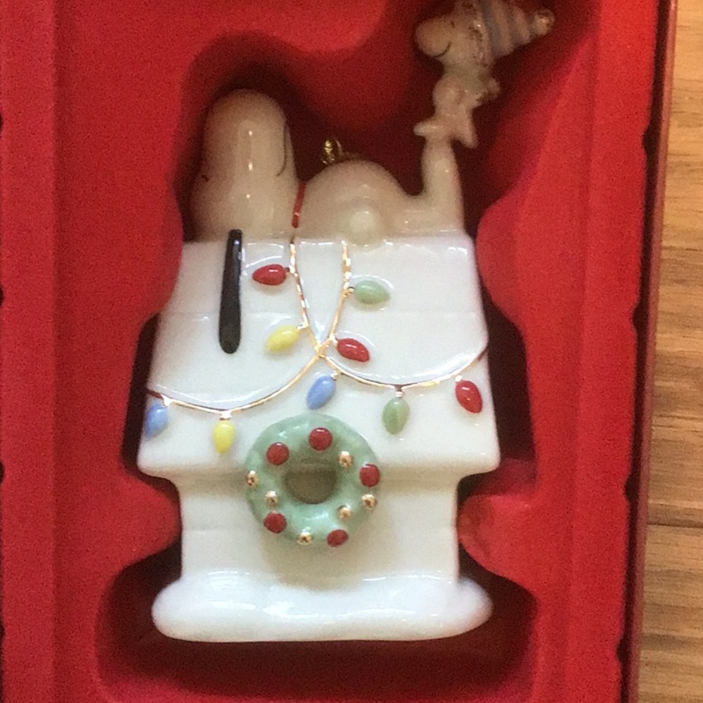 Lenox Snoopy’s Home for the Holidays Christmas Ornament. New in box.